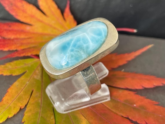 Very nice Larimar ring in an extravagant design with silver (925) sterling.