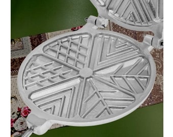 Vintage metal mold for baking waffle cookies &quot;Triangles&quot; on gas. Mold for 6 waffles. Made in Ukraine. Homemade baking + surprise gift