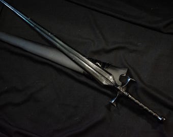 Durandal. Espada de Roland, también conocida como El Silencio Negro. Biblioteca de Ruina, utilería de la Compañía Limbus. Proyecto Luna.