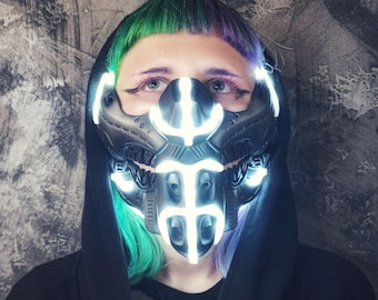 Media máscara ciberpunk futurista de ciencia ficción. Archivo para impresión.