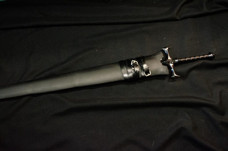 Durandal. Espada de Roland, también conocida como El Silencio Negro. Biblioteca de Ruina, utilería de la Compañía Limbus. Proyecto Luna. imagen 7