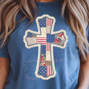 パッチワーク クリスチャン 7月4日 クロス PNG、愛国的な信仰のシャツ デザイン、7月4日 アメリカ国旗昇華 Tシャツ PNG、USA God Bless America
