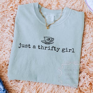 Grappig Thrifting Shirt PNG SVG, Vintage Thrift Png, Trendy Quote Design, Minimal Esthetic Png, Girly Retro Shirt Png Sublimatie Design DTF afbeelding 2