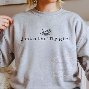 Grappig Thrifting Shirt PNG SVG, Vintage Thrift Png, Trendy Quote Design, Minimal Esthetic Png, Girly Retro Shirt Png Sublimatie Design DTF afbeelding 6