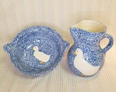 Vintage 1980s N.S. Gustin Spongeware Country Duck Pitcher Bowl Set Wash Basin Stipple Ceramic Pottery Speckled Blue White