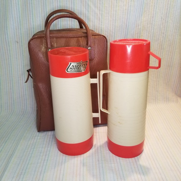 Vintage Aladdin Red White Dura-Clad 2650A & Hy-Lo WM1060P 1 Quart Thermos Pair Set  w/ Tan Storage Carry Bag