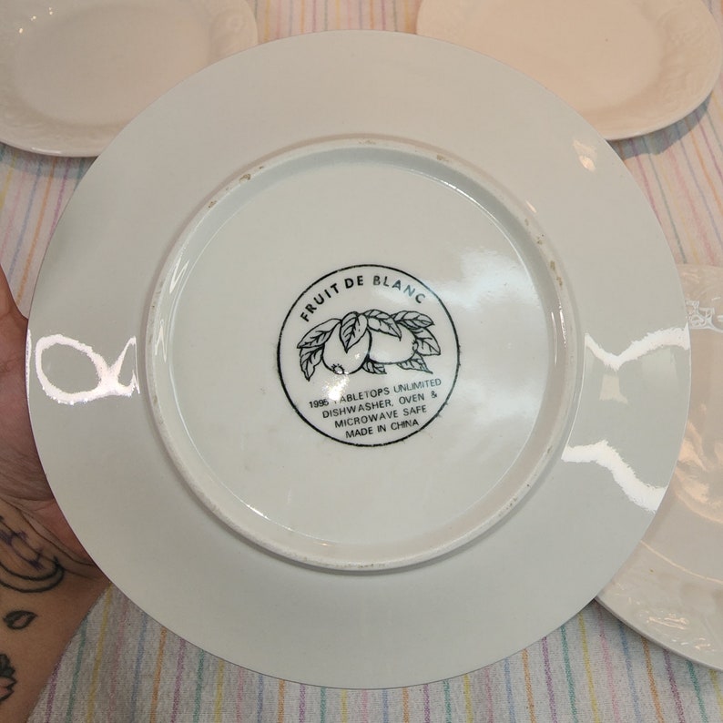 Vintage 1995 fruit De Blanc by Tabletops Unlimited 14pc Dishes Plates