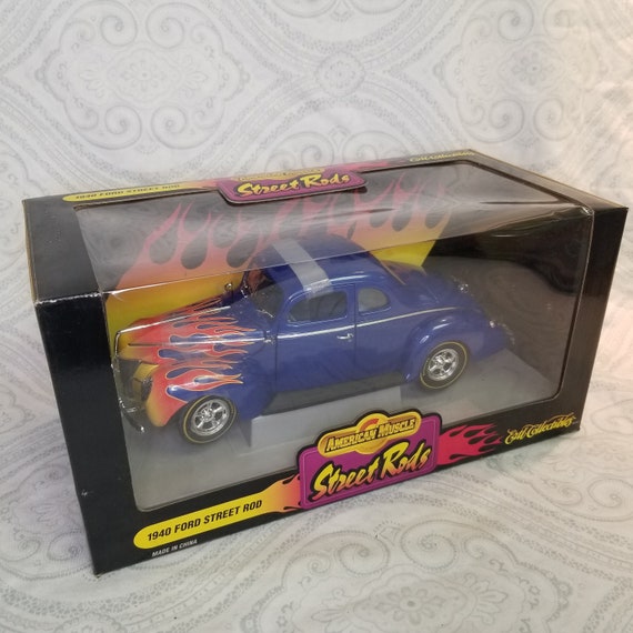 NIB 1998 ERTL 1940 Ford Street Rod 1:18 Scale Die-cast Model Car 