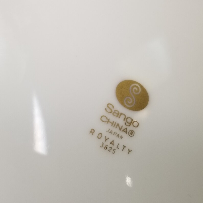 Vintage Gold Buffet Royal Gallery Gold 1991 and Sango Royalty 3625