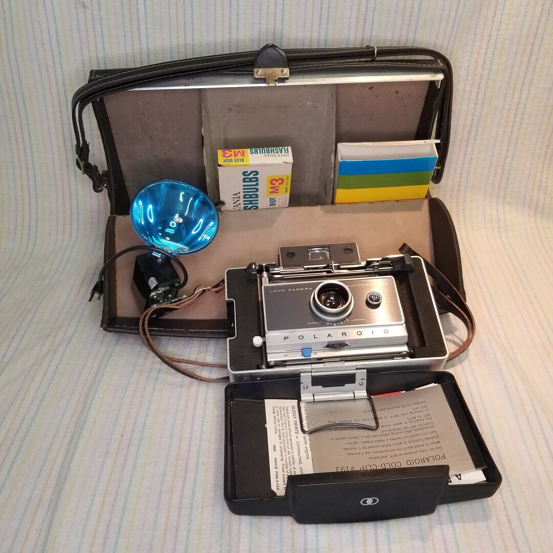 Vintage 1963 Polaroid Automatic 100 Land Camera W/ Manual Paperwork