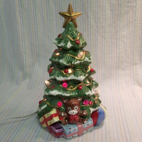 Working Vintage 1982 Ron Gordon Designs Ceramic Light-Up Christmas Tree Holiday Seasonal Décor Xmas Presents Snowy