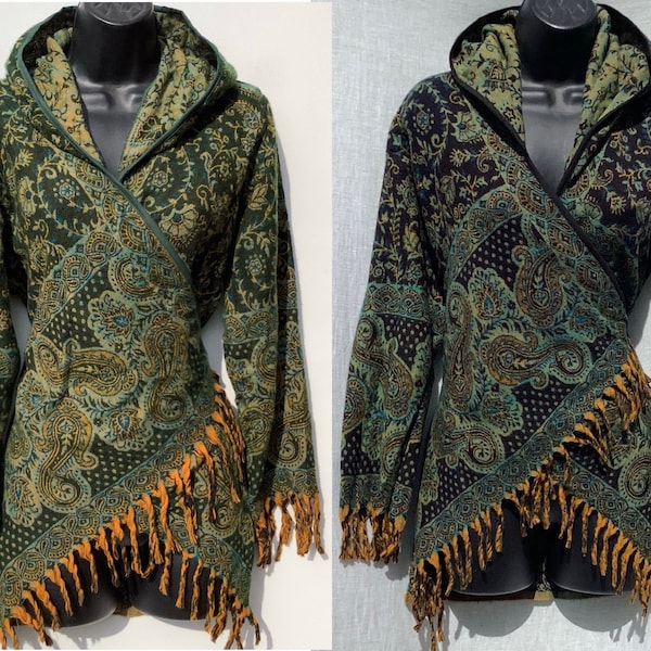 Handgemaakte paisley gekruiste overslag/jas/vest met capuchon. Boho. Hippie. Festivalmode. Pixie. X/S 6 - 8, S/M 10 - 12 en L/XL 12 - 14 VK