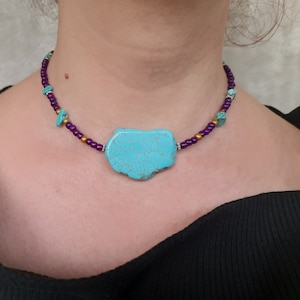 Turquoise Howlite Stone Necklace: Bohemian Sand Bead Design