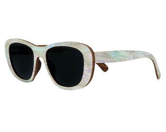 Rare Vintage 1950 White Mother of Pearl Acetate Rhinestone  display picture 2