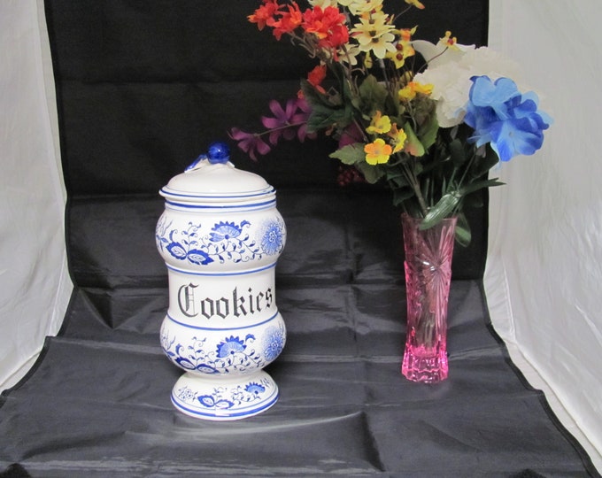 Blue Onion Cookie Jar, 1950's1960s, Floral Display, Vintage Blue Onion