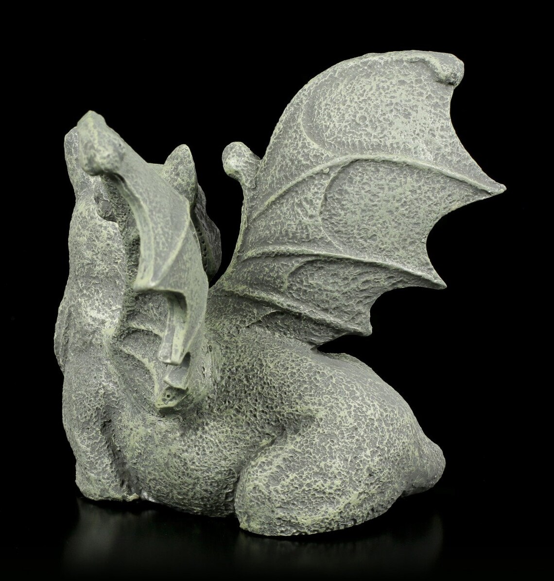 winged cat gargoyle statue