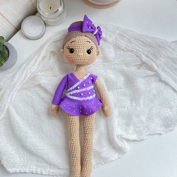 Muñeca de niña de gimnasia de ganchillo, muñeca bailarina de ganchillo, muñeca personalizada, muñeca de ganchillo en venta, muñeca bailarina, nieta de regalo de Navidad