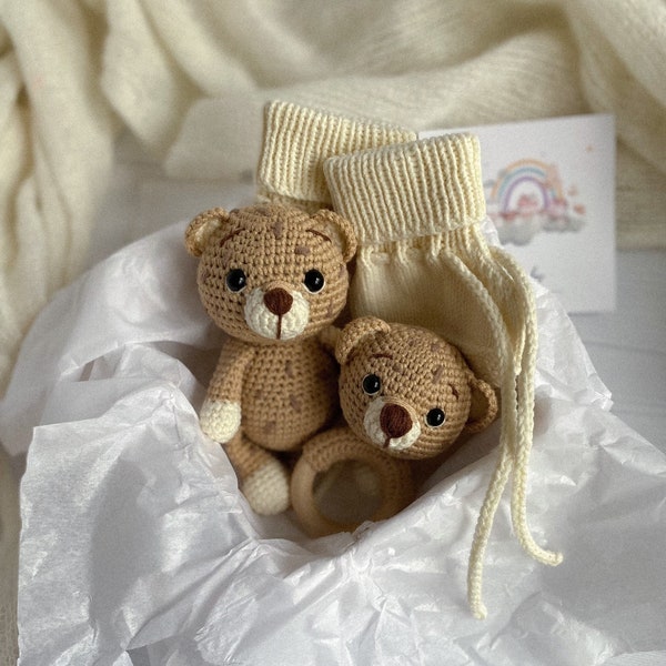 Expecting parents gift small safari leopard toy,neutral baby box wooden rattle ring pregnant sister gift,congrats gift on baby from grandma