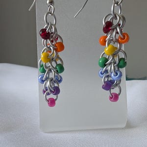 Rainbow &quot;Shaggy Loops&quot; beaded chainmaille earrings - handmade
