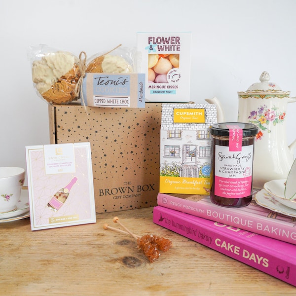 Afternoon Tea sweet hamper gift | New home gift | Birthday gift for mum | Food Hamper | UK Gift Hamper, British Gift Idea, Mother's Day Gift