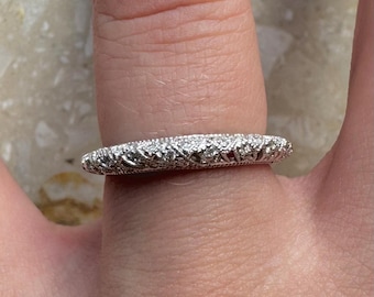 Anillo de filigrana con diamantes de estilo art déco de inspiración eduardiana