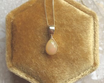 Ethiopian Opal Pear Vintage Necklace Yellow Gold Pendant