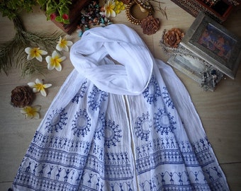 Robión / bufanda Warli Art Blanco y Azul