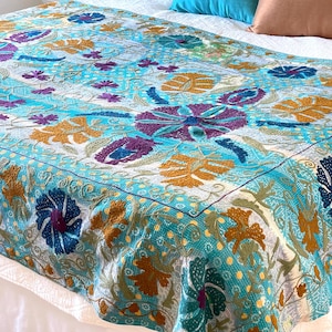 Reversible Kantha Suzani Quilt, Hand Embroidered Bedspread, Boho Cotton Throw Blanket, Indian Floral Bedding,Bohemian Decor, Uzbeki Suzani