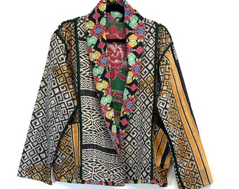 Veste courte Kantha Taille unique Veste Kantha vintage réversible Cadeau pour maman Veste vintage Sari Kantha