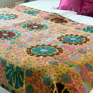Kantha Suzani Blanket, Hand Embroidered Bedspread, Boho Kantha Suzani Blanket, Indian Floral Throw,Bohemian Decor,Handmade Uzbeki Suzani