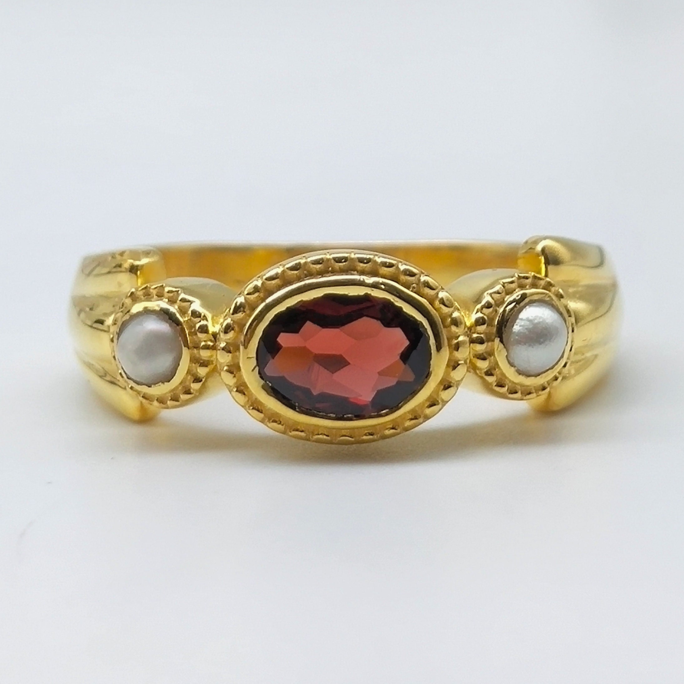 Beperkingen stel voor Oppervlakte Buy Garnet Pearl Ring-14k Gold Garnet Ring-laura Ingalls Wilder Online in India - Etsy Beperkingen stel voor Oppervlakte Buy Garnet Pearl Ring-14k Gold Garnet Ring-laura Ingalls Wilder Online in India - Etsy