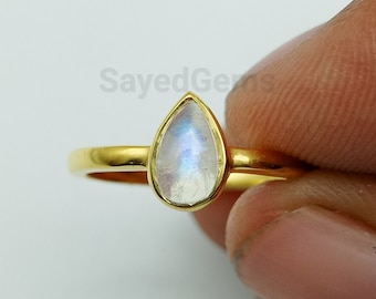 Anillo de piedra lunar en plata de ley con corte de pera y piedra lunar de fuego. Anillo de oro macizo con piedra lunar arcoíris natural. Anillo minimalista. Anillo con piedra de nacimiento de junio.