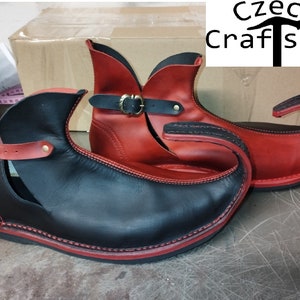 Poulaines with distinctive curved points - two colours