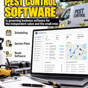 Puede incluir: Software de control de plagas OwnDesk en una pantalla de portátil que muestra un panel con programación, planes de servicio y mapas de rutas. La interfaz incluye texto para citas, ingresos y datos de clientes, junto a un bolígrafo y un informe.