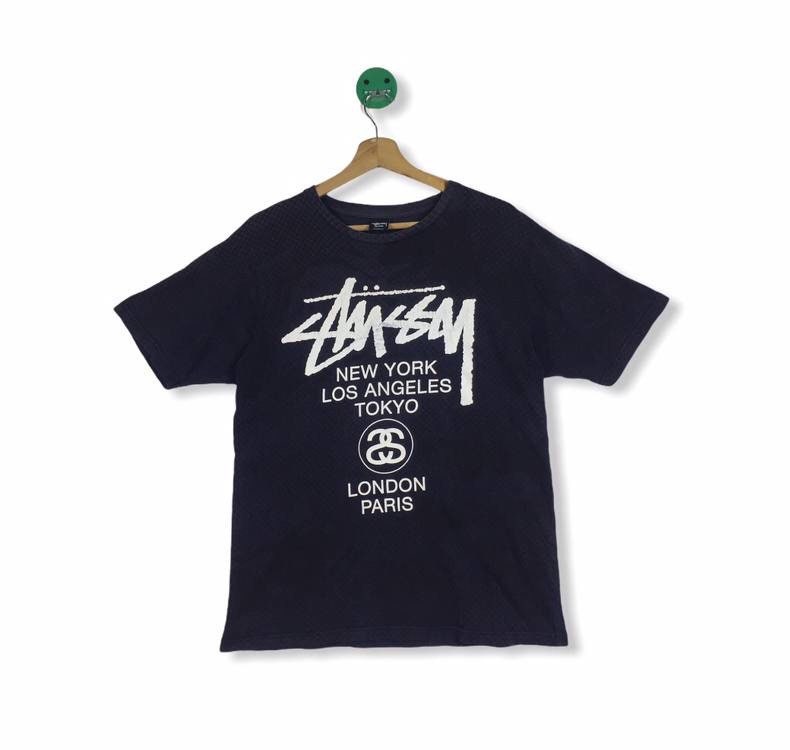 RARE! Stussy Tshirt Fullprint and Biglogo Design Black RARE! Stussy Tshirt Fullprint and Biglogo Design Black