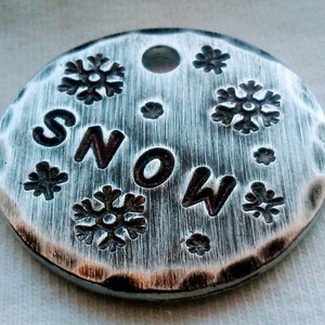Médailles d'identification pour chiens | Médaille pour chien des neiges | Médaille pour animal de compagnie | Médaille personnalisée pour animal de compagnie | Médaille pour chien | Médaille pour chien personnalisée | ID d'animal de compagnie | Étiquettes pour collier | Étiquette estampée à la main