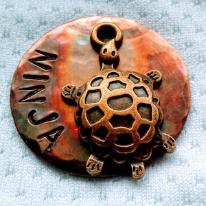 Médailles d'identification pour chiens | Médaille pour chien tortue | Médaille pour animal de compagnie | Médaille personnalisée pour animal de compagnie | Médaille pour chien | Médaille pour chien personnalisée | ID d'animal de compagnie | Étiquettes pour collier | Étiquette estampée à la main