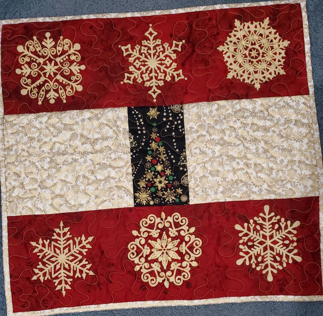 22x23 Quilted Christmas Centerpiece Table Runner Etsy