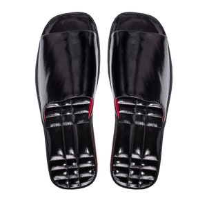 Zapatillas de piel negra, zapatillas de charol para hombre, zapatillas de casa negras para hombre, zapatillas de moda para papá, regalos para el día del padre