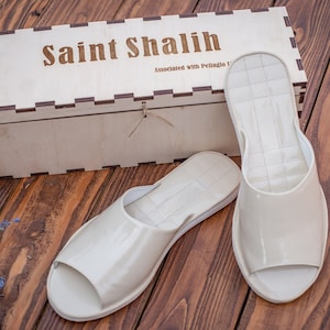 Beige leather slippers, ladies leather slippers for home, beige slippers for ladies, indoor slippers for women, gifts for her, gifts for mom