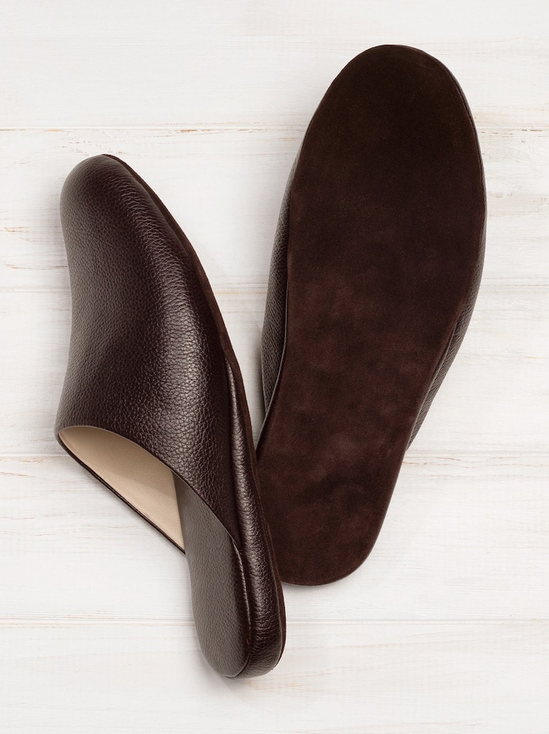 They're also perfect for wearing at the gym, or as an extra pair for guests!