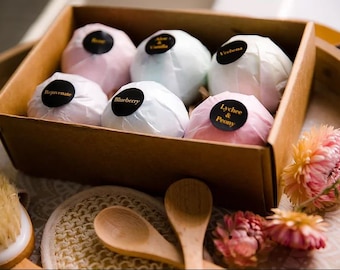 This gift set contains 6 aromatic fruit and floral scents that will delight your senses with every bath.