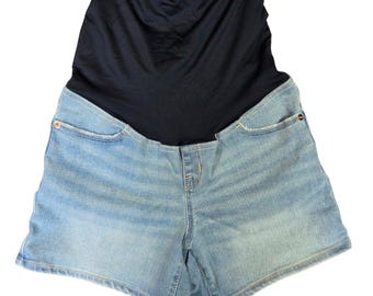 Isabel by Ingrid & Isabel Vintage 2000s Maternity Denim Shorts Light Wash Size 4