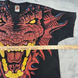 Camiseta vintage azul líquido de 1996 con estampado de dragón para hombre, talla XXL, estilo grunge punk Y2K imagen 3