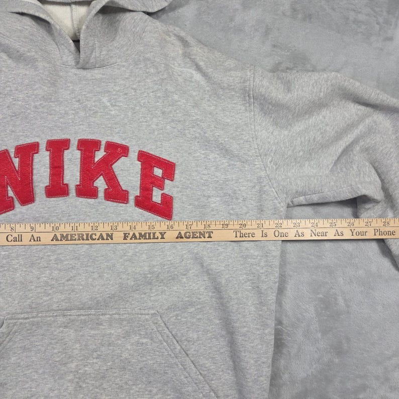 Vintage Nike Hoodie Mens Medium Grey Red Spellout Swoosh Y2K 2000s Streetwear afbeelding 2