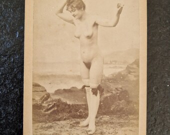 Ancienne photographie, CDV - Femme aux seins nus - Tirage albuminé vers 1880