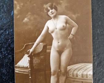 Ancienne photographie, CDV - Femme aux seins nus - Tirage albuminé vers 1880