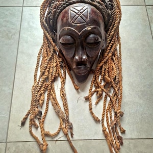 Masque Chokwe Mwana Pwo - Masques africains d'Angola