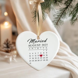 Married Ornament Calendar Gift - Personalized Calendar Ornament Wedding Gift - Custom Wedding Date Anniversary Ornament, Wedding Gift