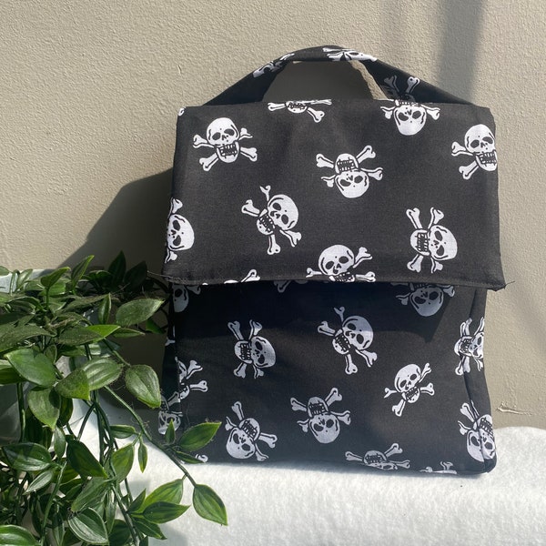 Skull and Crossbones Insulated Lunch Bag  for Women Kids, Reusable Lunch Cooler for School, Office, Picnic, Gift. Washable. Handmade